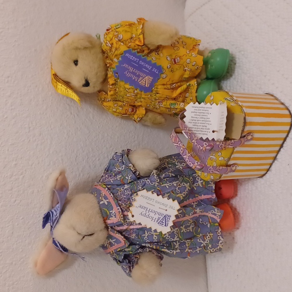 Muffy Vanderbear "The Sewing Lesson " & Tin Container 1993 & Hoppy